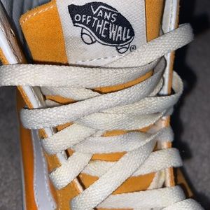 Off the wall yellow vans SIZE: 8 1/2